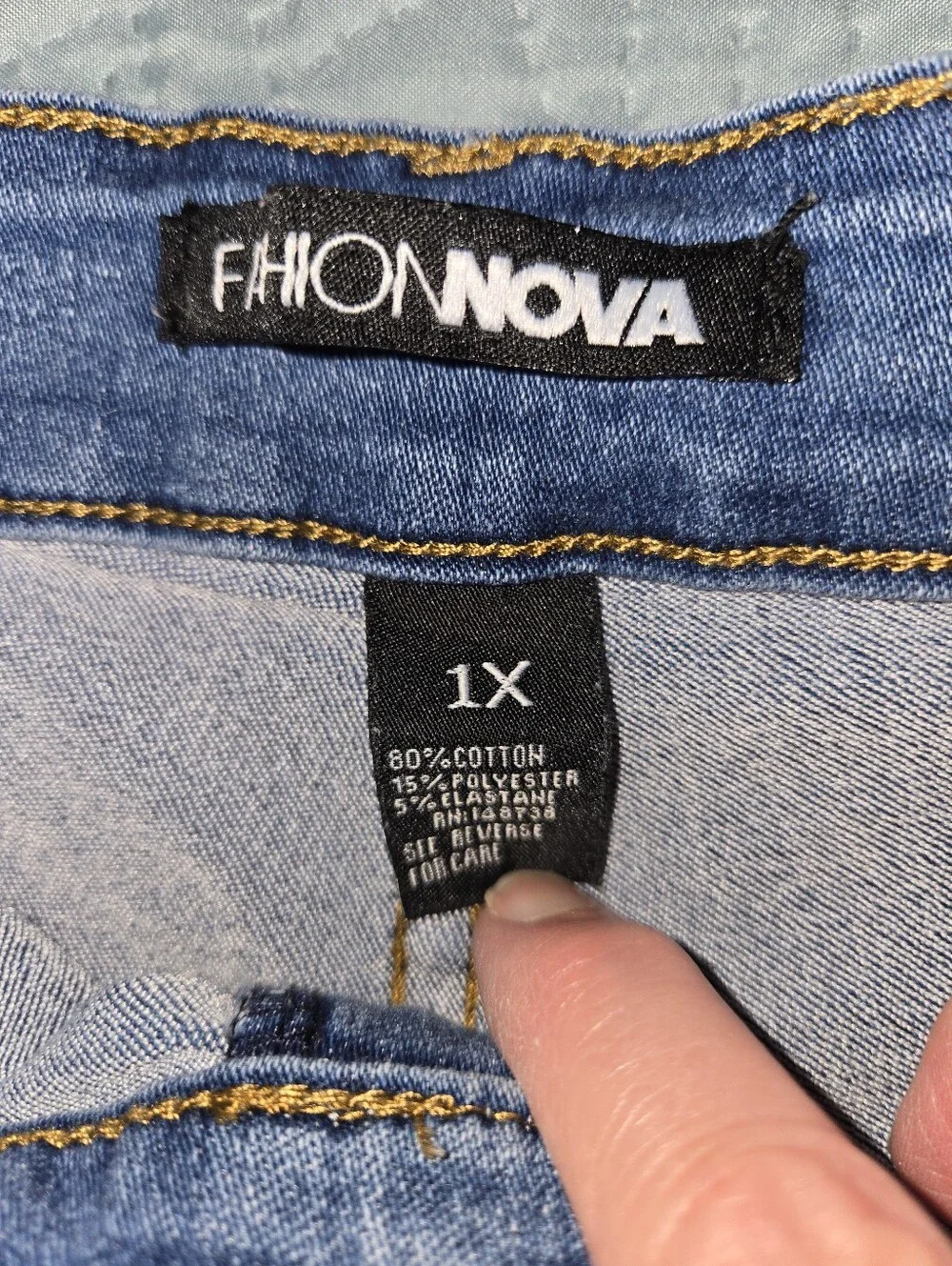 Fashion Nova Women's 1X Dark Blue Distressed Cropped Jeans